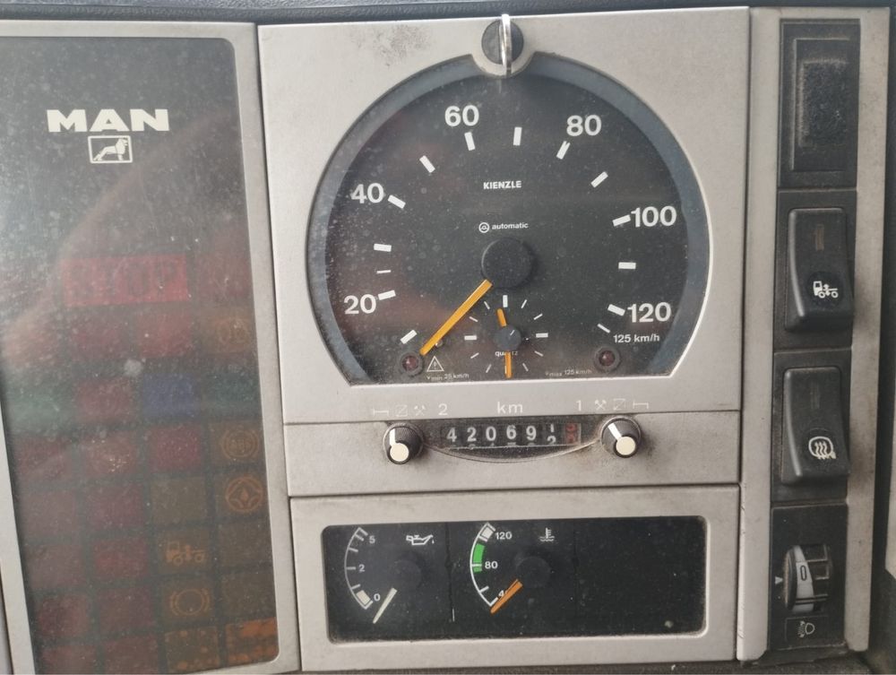 Bramowiec MAN L 2000