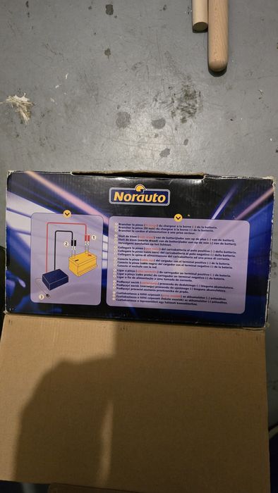 NORAUTO Prostownik