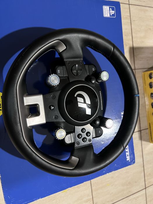 Kierownica i baza thrustmaster tgt2 ps4 ps5