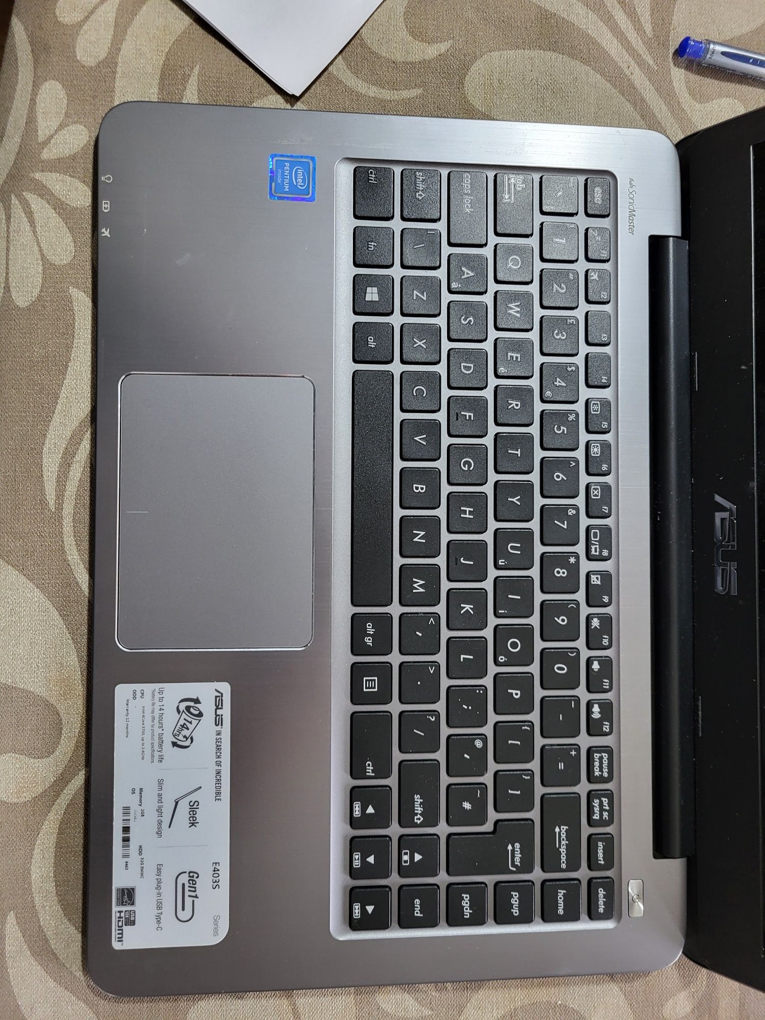 Portatil asus vivobook - com carregador a funcionar