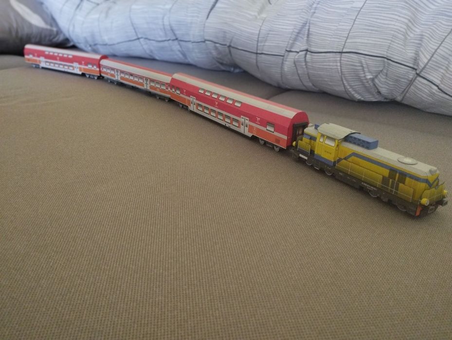 Zabawka Model kartonowy zabawka pociąg pasażerski miejski piętrowy aut