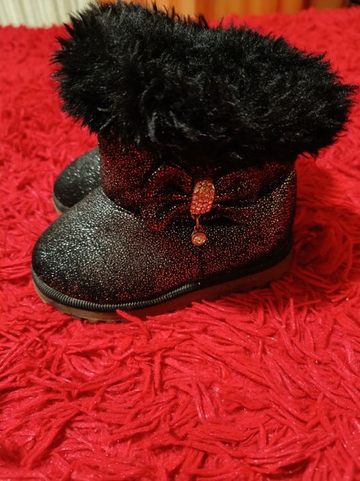 Zimowe buciki dla dziewczynki