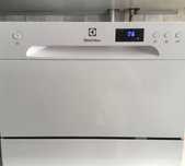 Посудомийна машина настільна Electrolux ESF2400OW