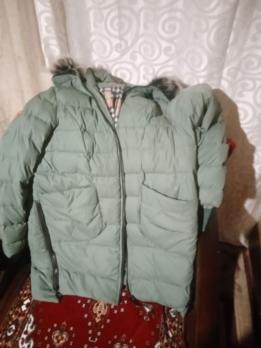 Куртки жіночі в чудовому стані