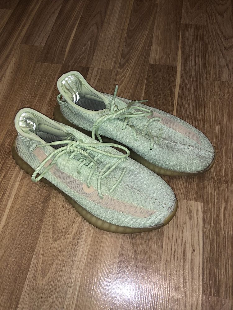 Кроссовки Yeezy 350 v2