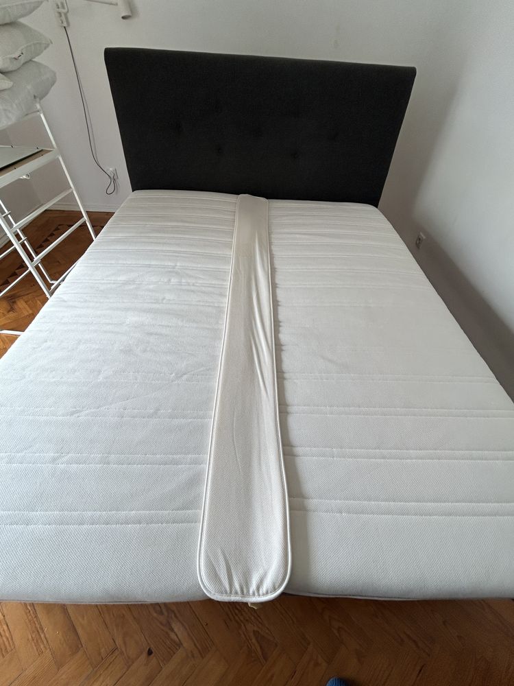 Cama Ikea com estrados e colchoes