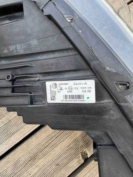Alfa Romeo Stelvio lampa lewa przód / Moduły / Bi xenon led / Części