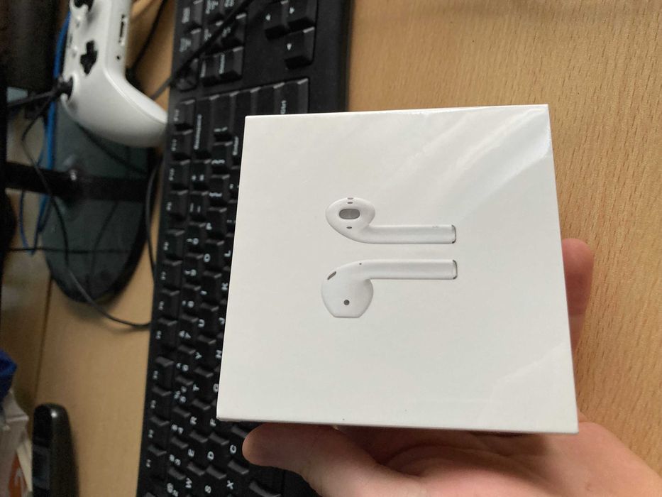 NOWE Słuchawki Apple air pods 2 + etui Karl lagerfeld