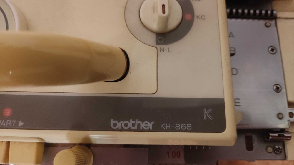 Вязальная машина Brother KH868 однофонтурная