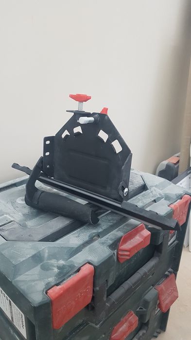 Продається  насадка(слайдер)кут 45градусів під болгарку.