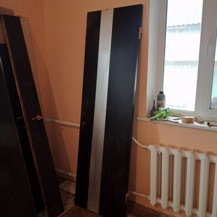 Продам двері з коробкою