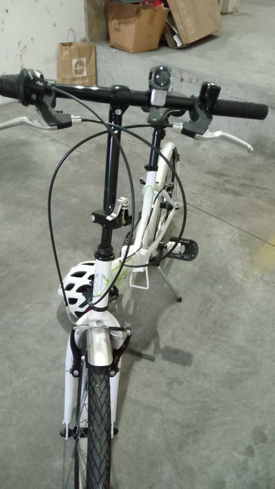 Bicicleta como nova mais capacete