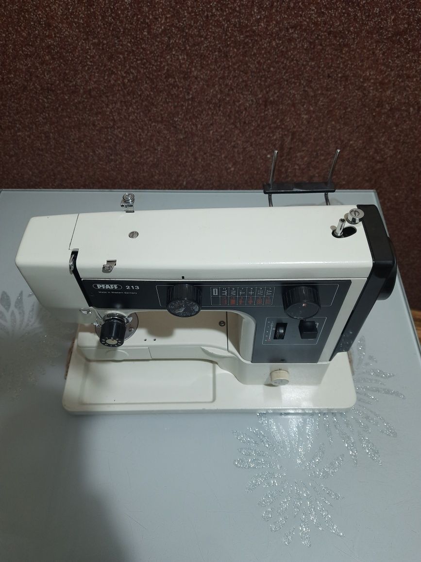 Продам електричну швейну машинку Pfaff 213