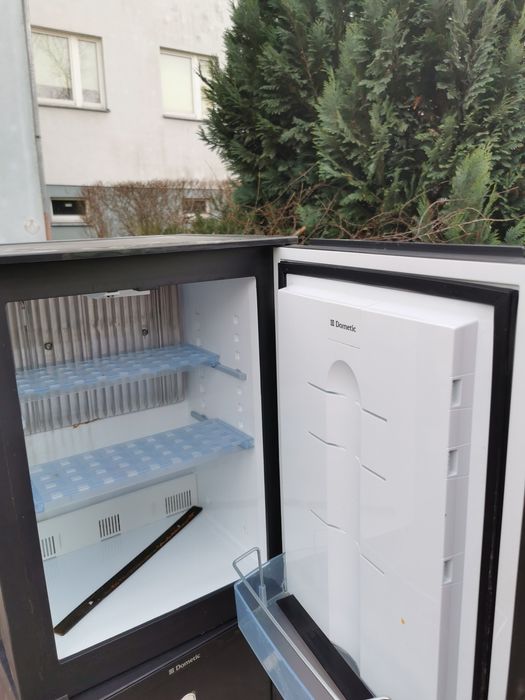 Lodówka dometic absorbcyjna