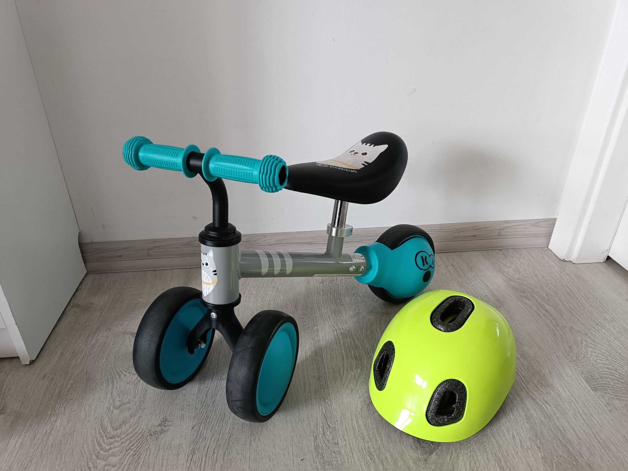 Rowerek trójkołowy Kinderkraft Cutie + Kask Btwin 500 XXS