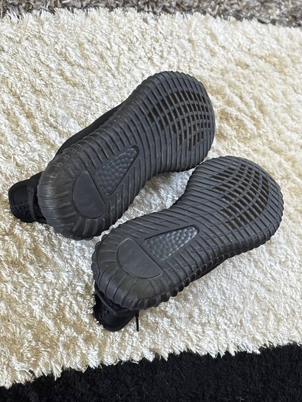 45 р. 29 см. Чоловічі Кросівки Yeezy