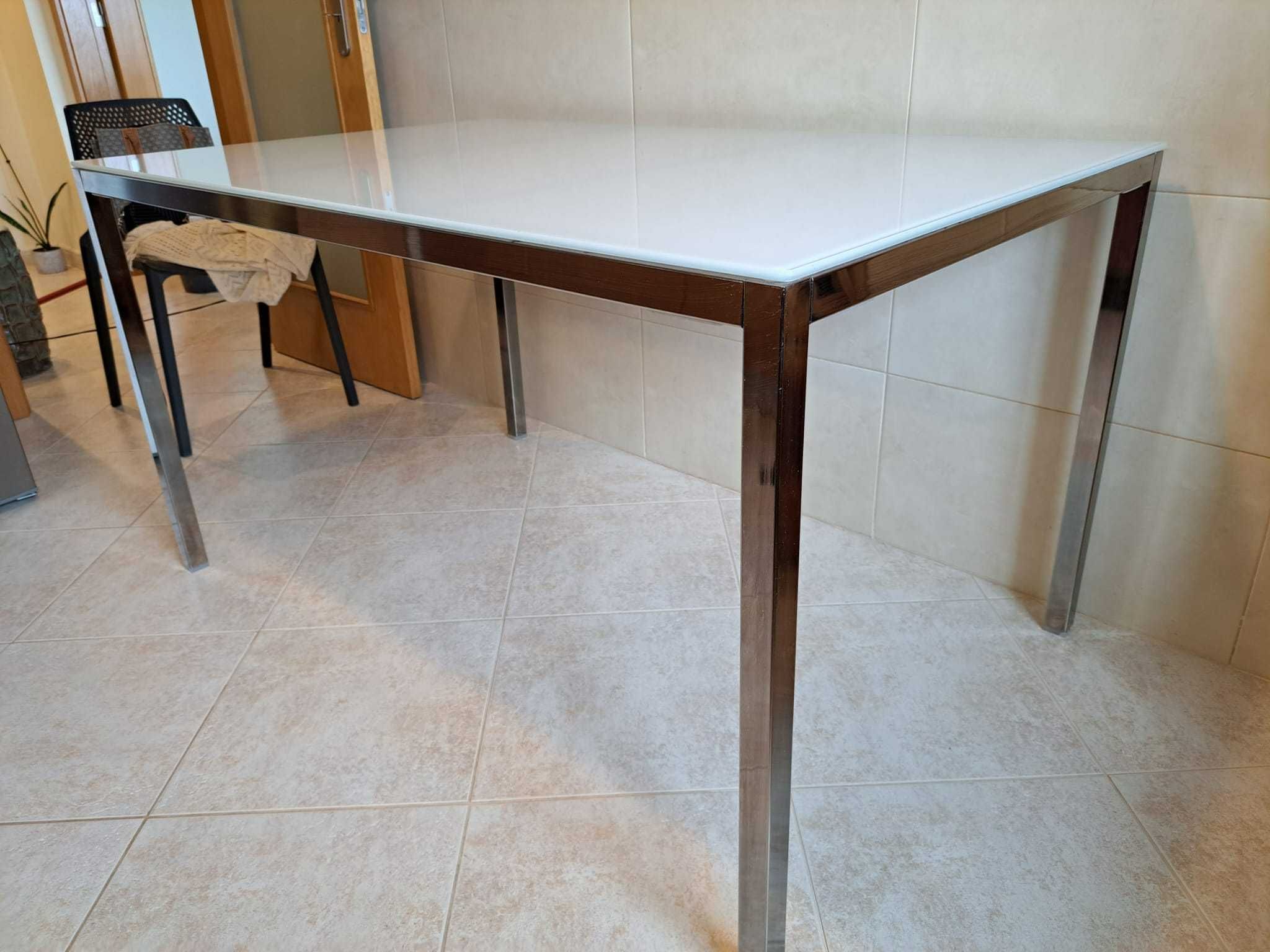 Mesa de refeição 4 pessoas IKEA TORSBY - estimada