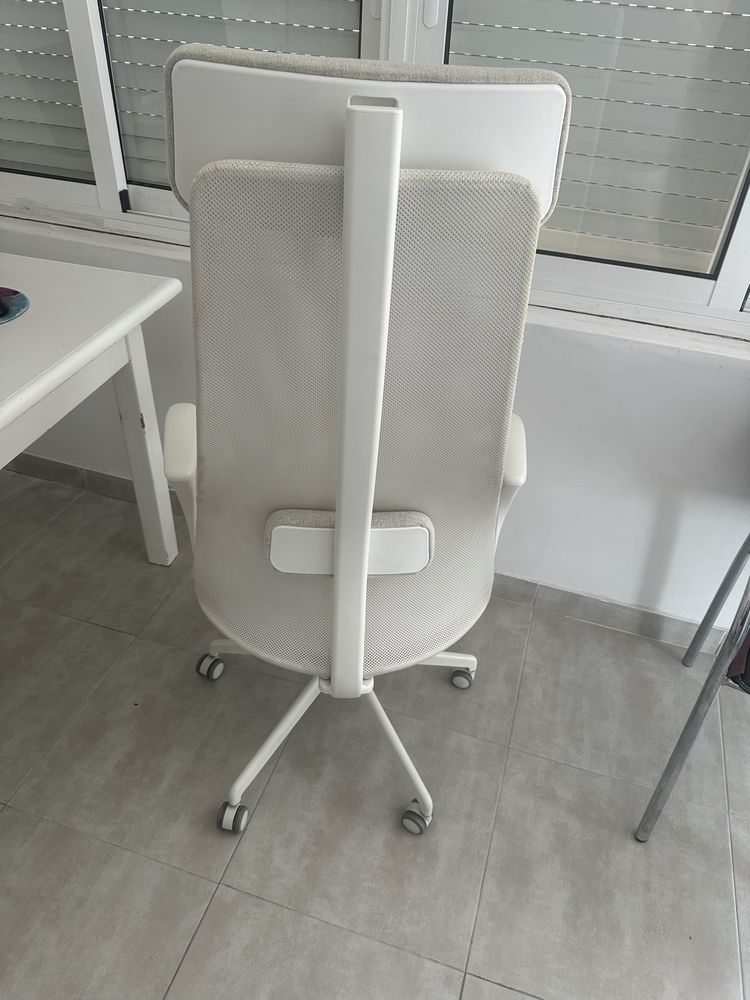 Cadeira de escritorio JÄRVFJÄLLET em tecido