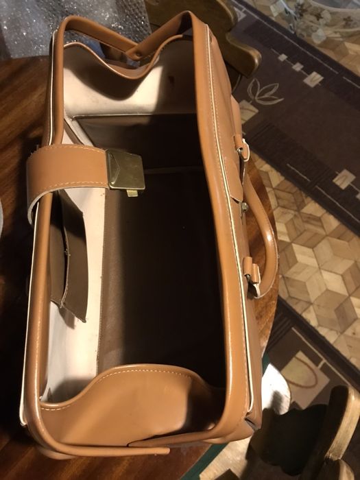 Sprzedam Duza torbe  kuferek