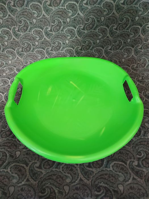 Санки, льодянка.