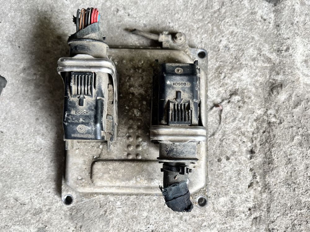 Блок управління двигуна 12992406 zafira b astra h vectra c z18xer
