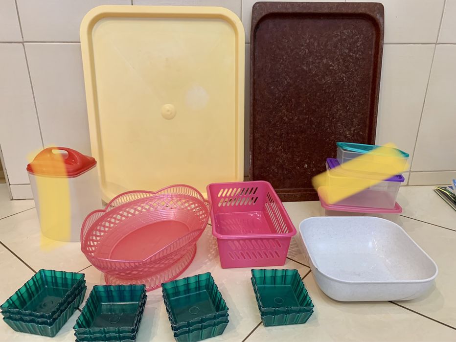 Миски, форми, все для кухні