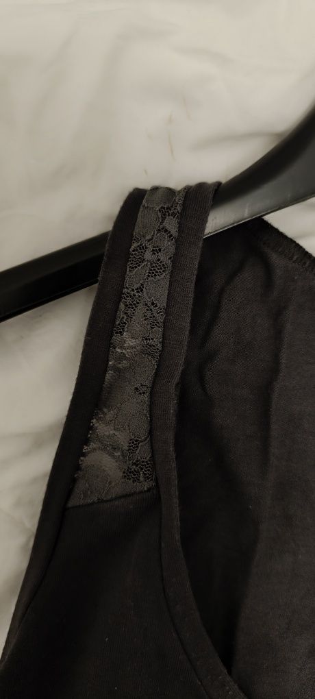 Top sem mangas preto Tezenis com renda Tamanho S. Usado