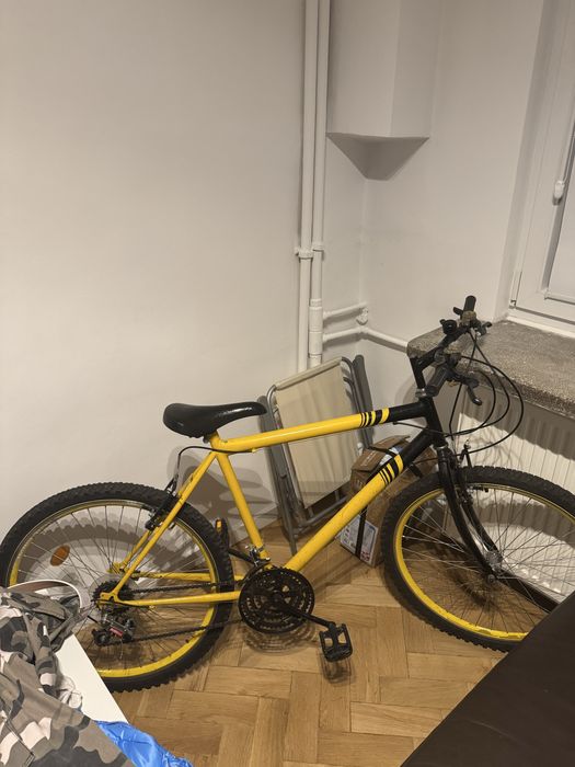 klasyczny rower żółty