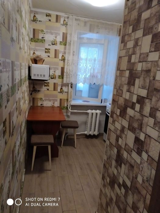 Заболотного/Добровольского, квартира с большим балконом 2эт (газ)