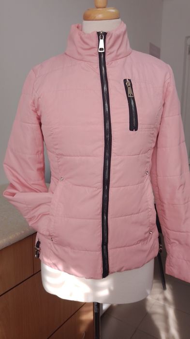 Жіноча куртка.Розмір М-  S,