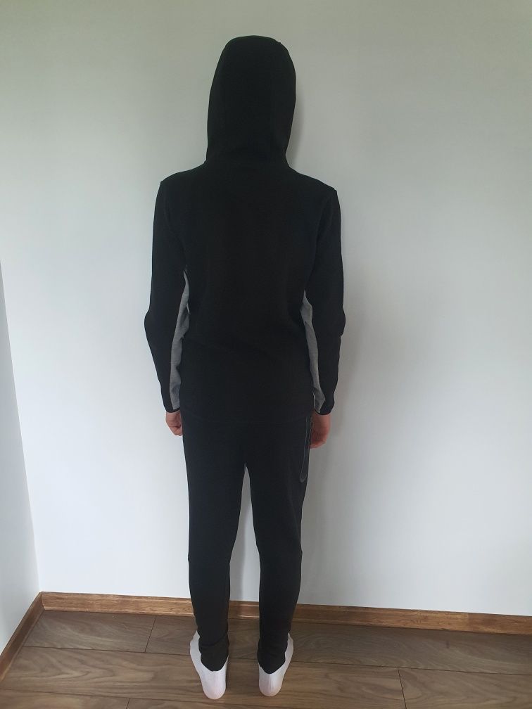 Nowy dres Nike Tech Fleece  L okazja