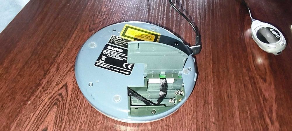 РОЗПРОДАЖ:CD/MP-3-плеєр SANYO+пульт(нове,без дисплею,) (Японія) 444грн