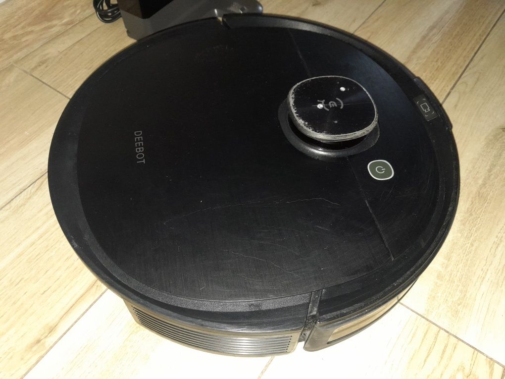 Robot sprzątający ecovacs deebot ozmo t8 aivi uszkodzony