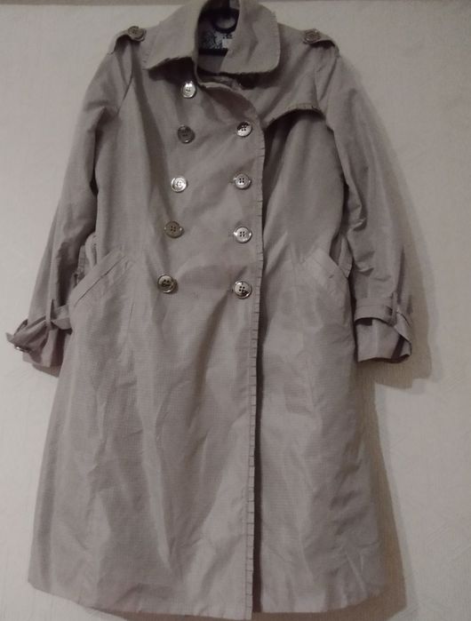 Демісезонний жіночий плащ