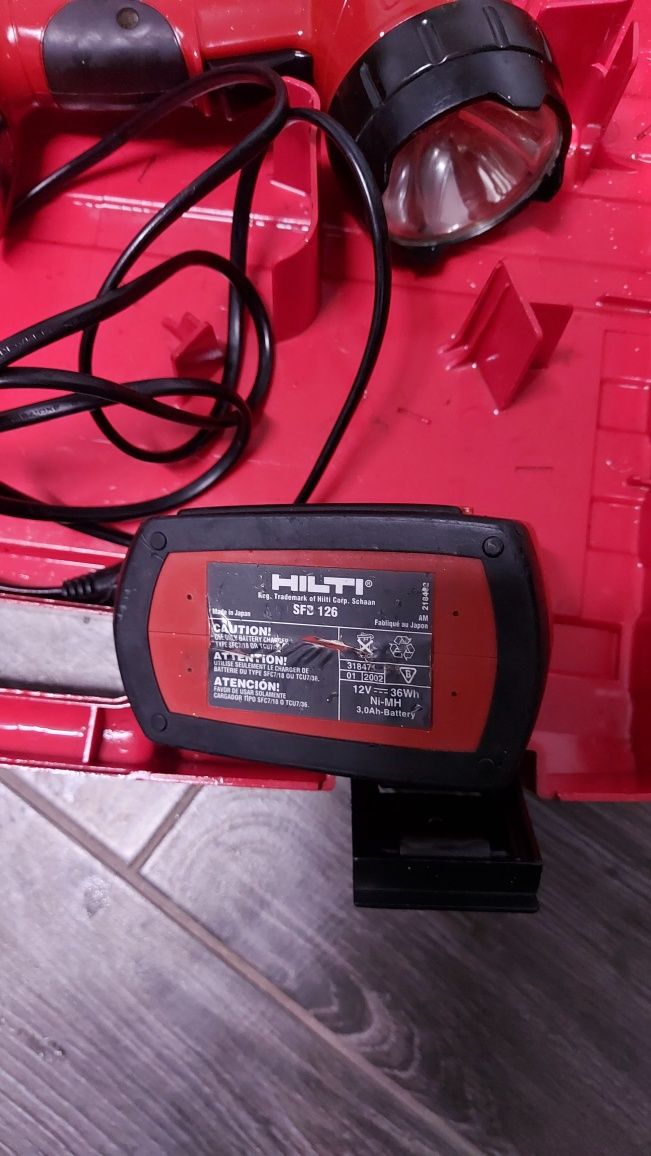 HILTI carregador + bateria + lanterna