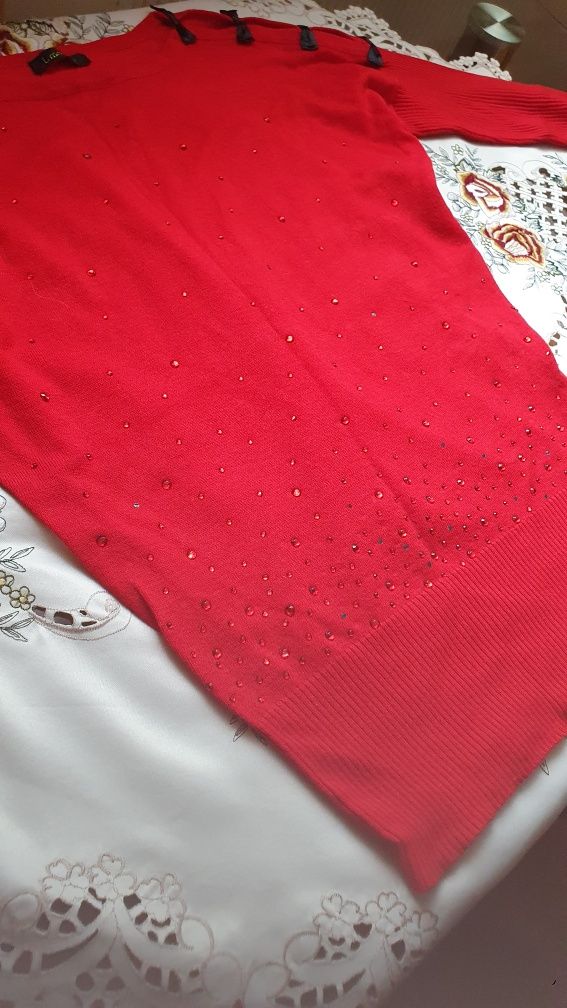 Czerwony sweterek z kryształkami r 36 S