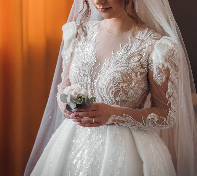 Продаж весільної сукні