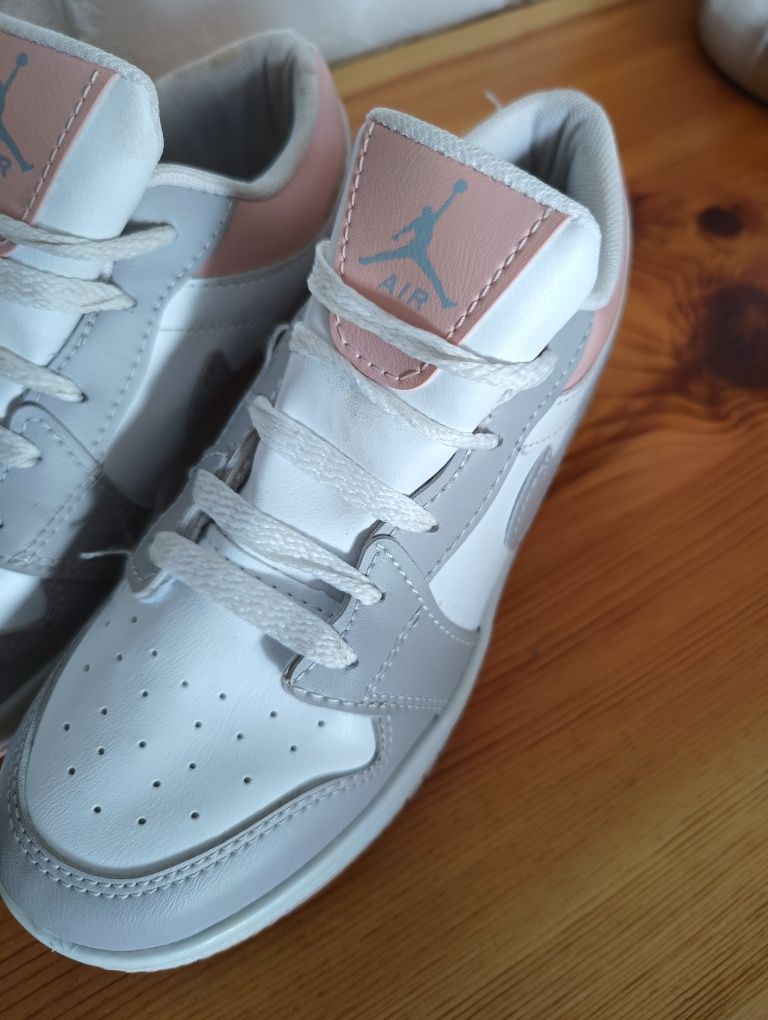 Buty młodzieżowe dziecięce jak Nike Air Jordan