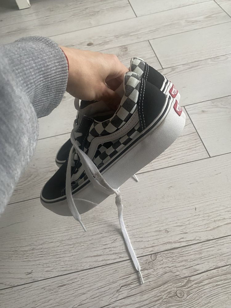 Vans’y w szachownicę