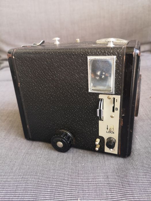Stary aparat fotograficzny Kodak Brownie SIX-20 model E