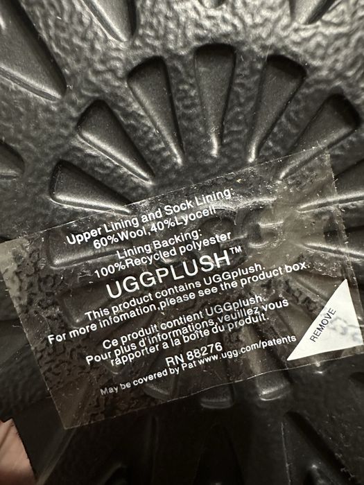 Нові кросівки UGG