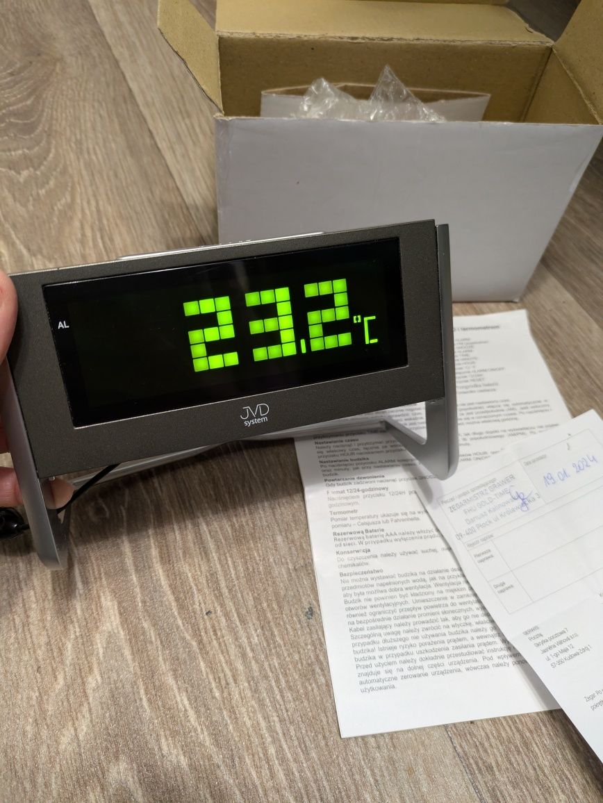 Zegar Budzik JVD elektroniczny z wyświetlaczem i temperaturą