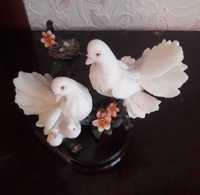 Сувенір на щастя "Сім'я голубів з пташенятами"