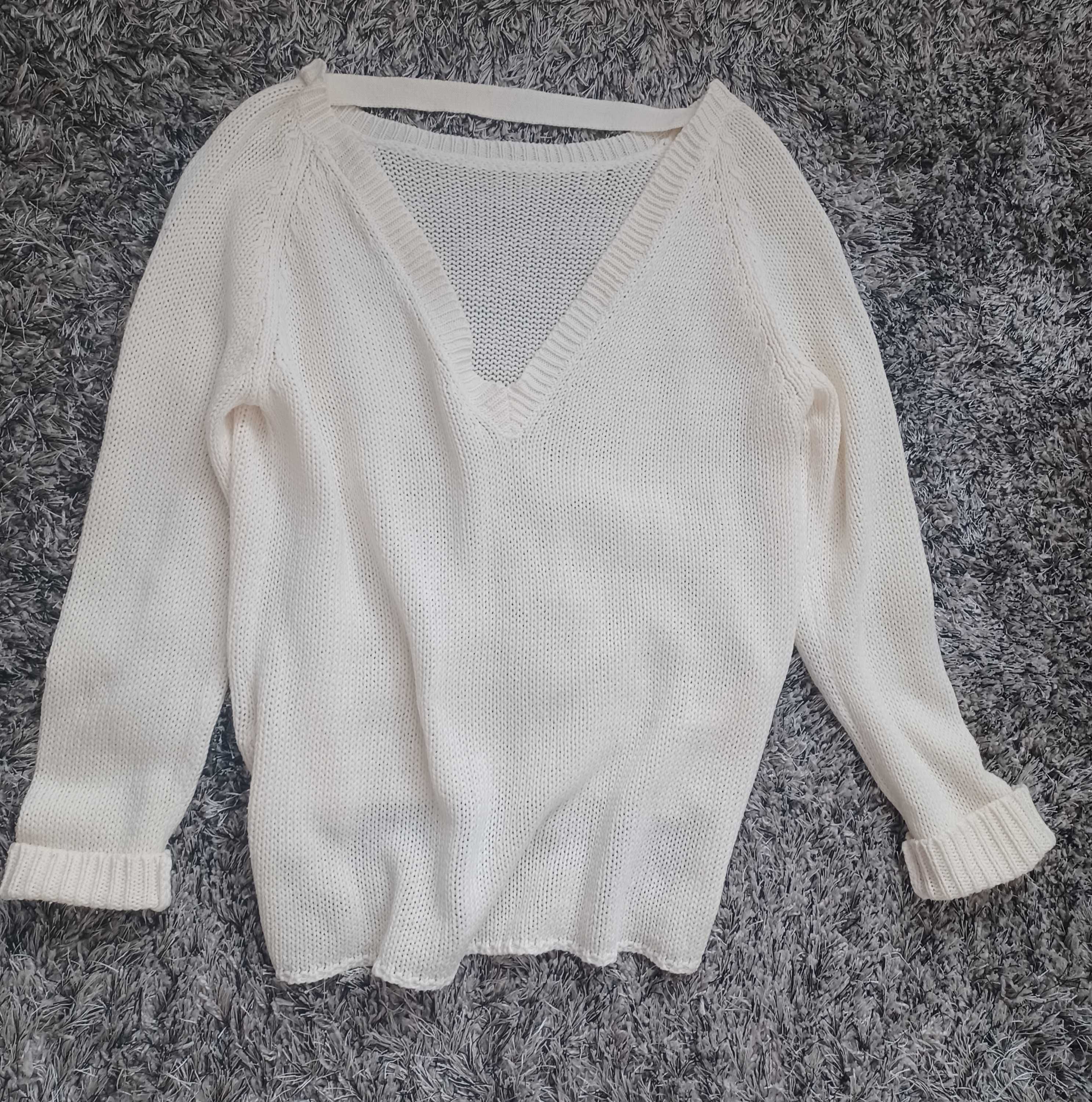 Vero Moda - cudny kremowy sweterek z wycięciem na plecach