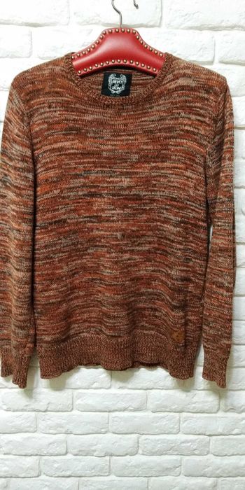 Джемпер Revolution.