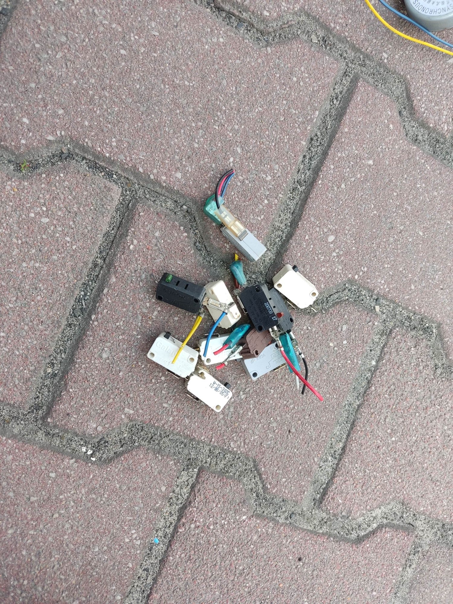 Części z mikrofalówki silnik kondensator wentylator kranrowki żarówka