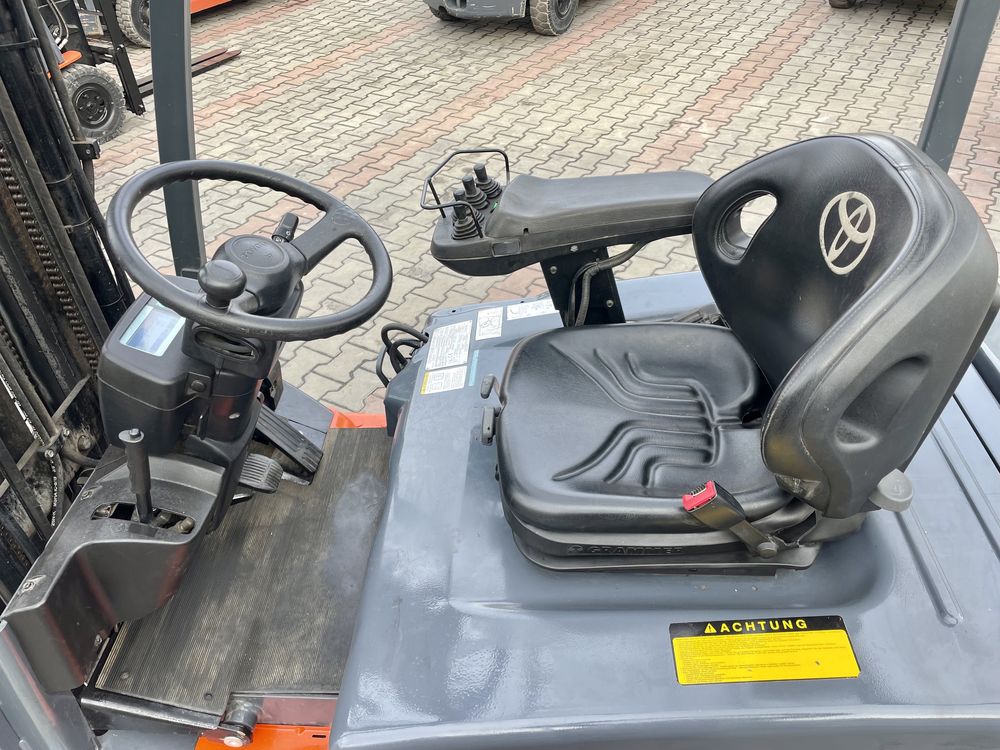 Навантажувач електричний TOYOTA 7FBEF18 1.8т, 4.7м 2005р.