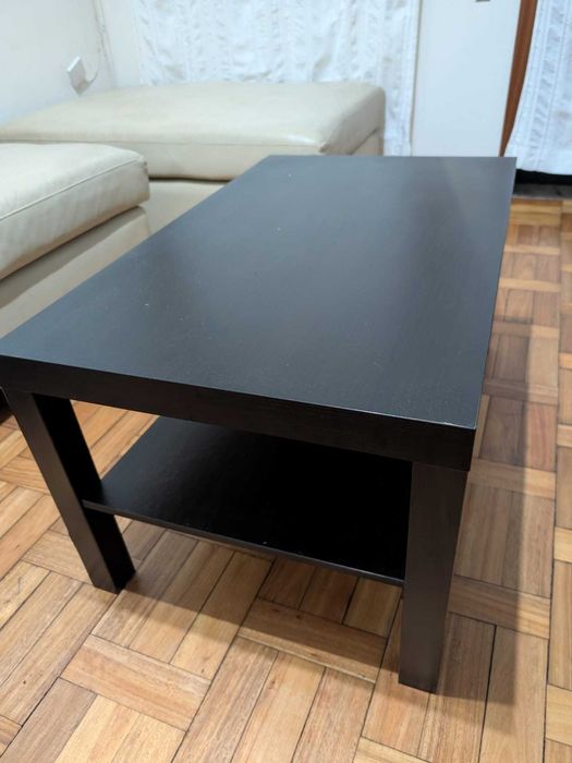 Sofá e mesa de centro