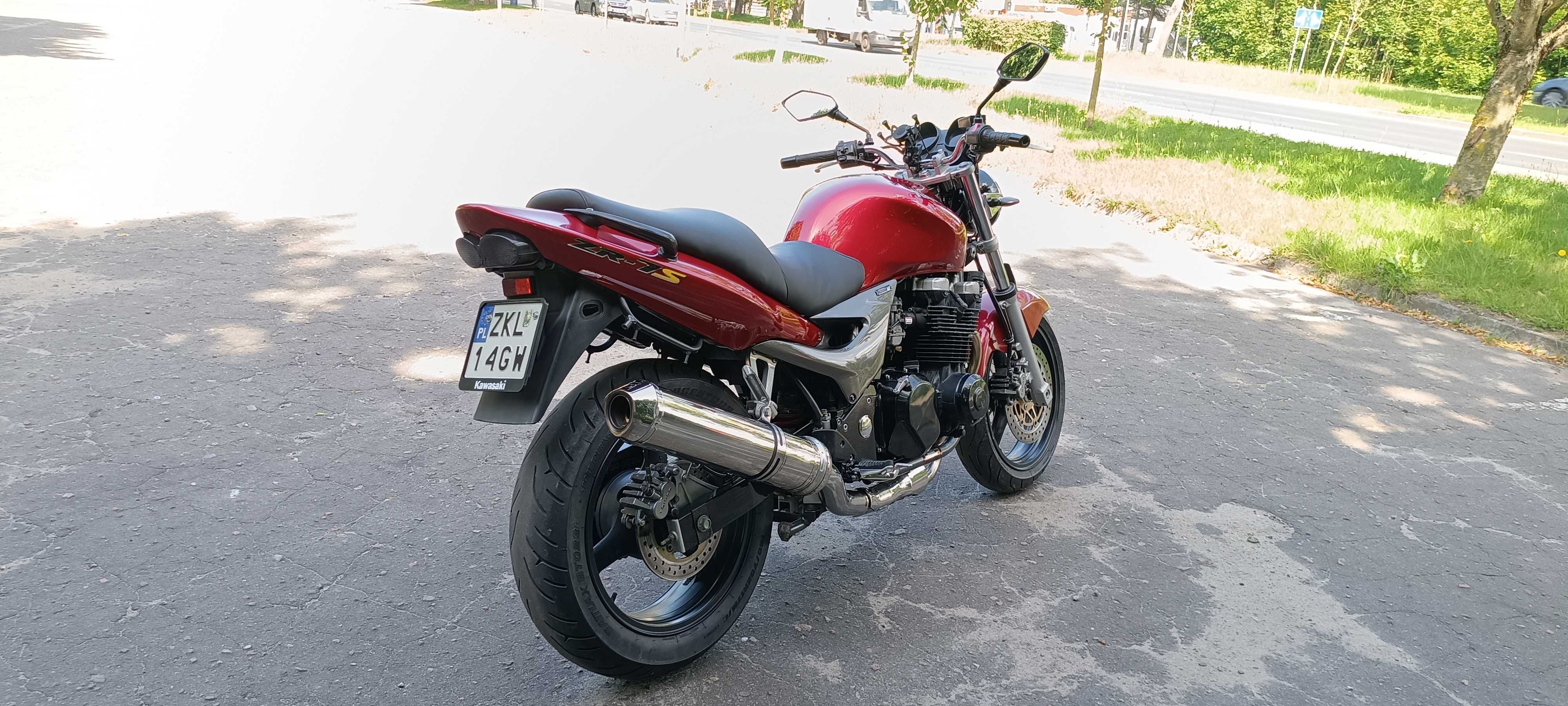Kawasaki ZR7 2004r 750 licznik LCD wydech Scorpion bandit