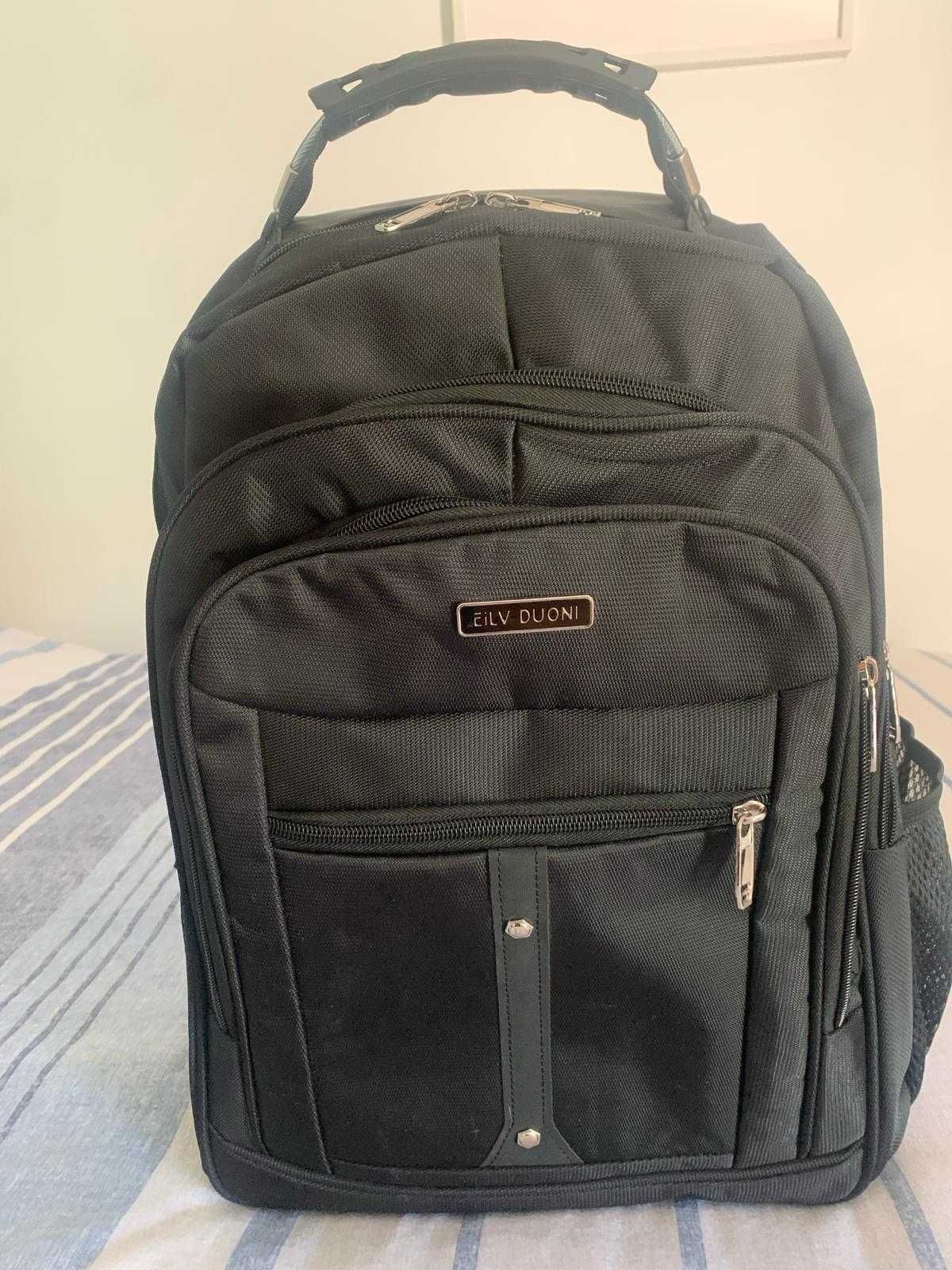 Mochila impermeável com vários compartimentos - baixa de preço